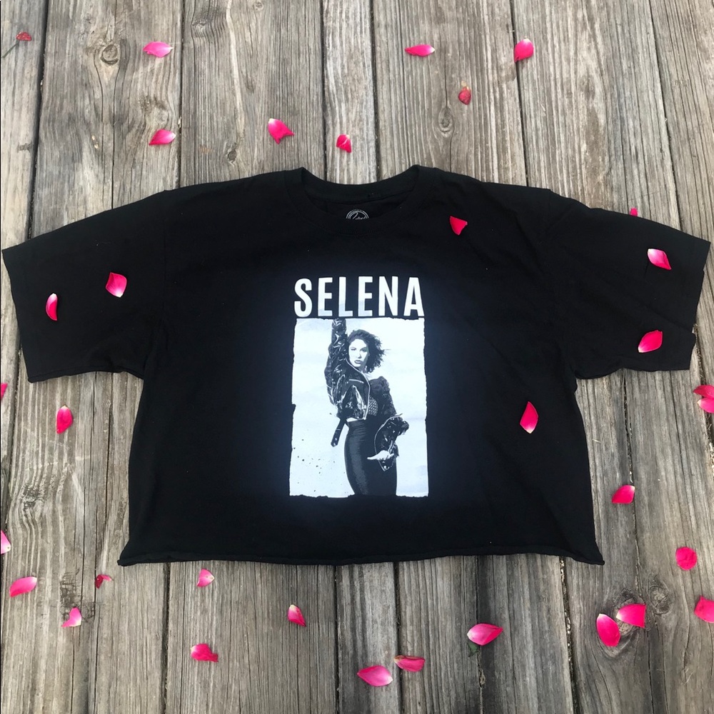 BLACK SELENA CROP TOP